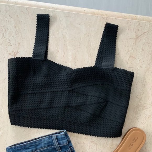 Scalloped Mod Crop Top - Picture 6 of 10